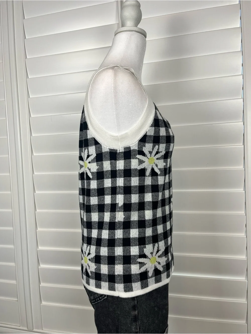 Cato Black & White Gingham Daisy Knit Tank Top Medium
